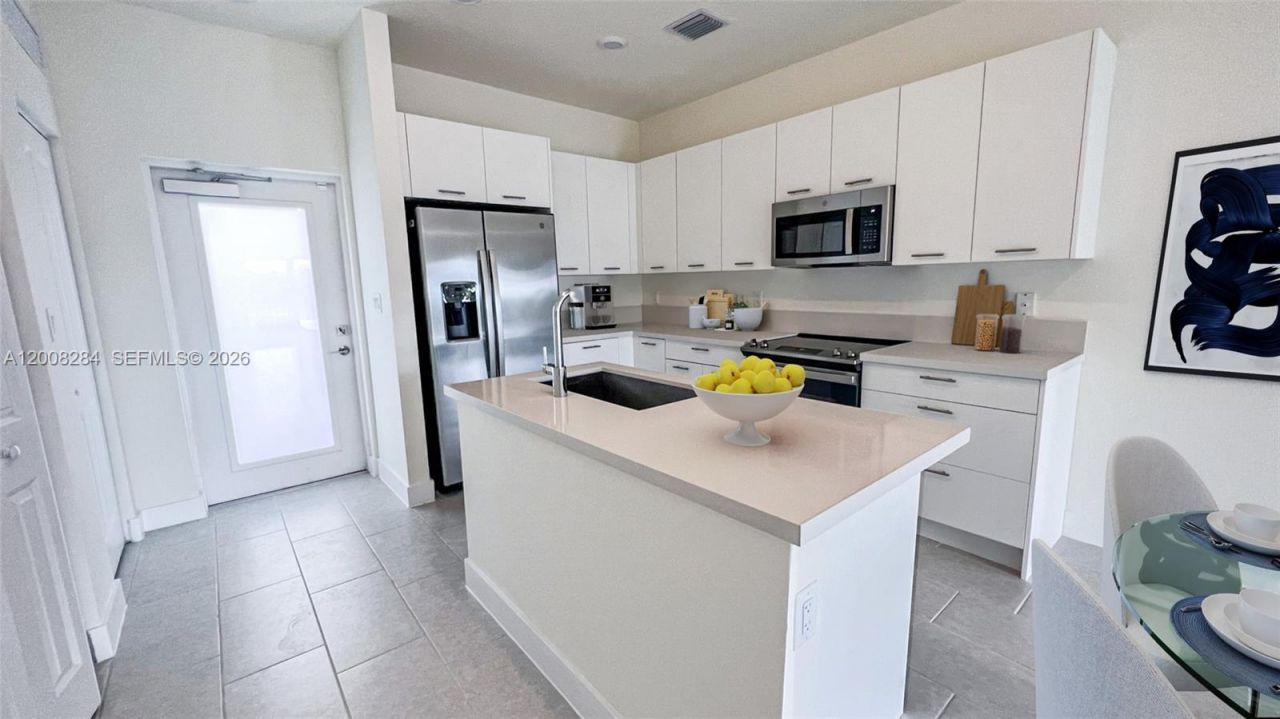 8167 NW 41st St , Unit E-307, Doral, FL 33166 Photo