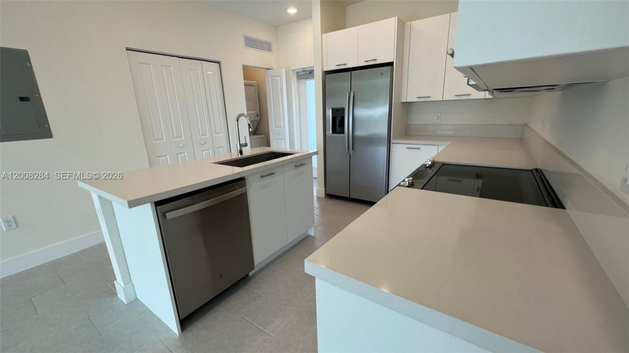 8167 NW 41st St , Unit E-307, Doral, FL 33166 Photo