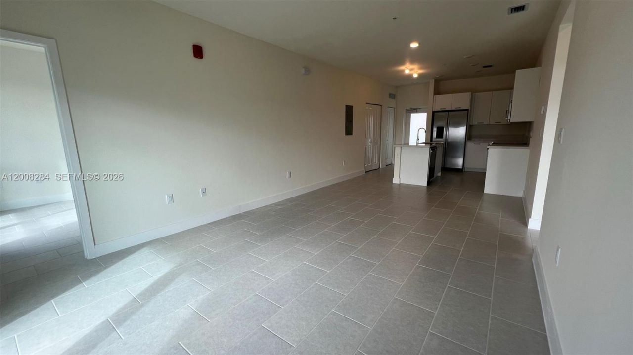 8167 NW 41st St , Unit E-307, Doral, FL 33166 Photo