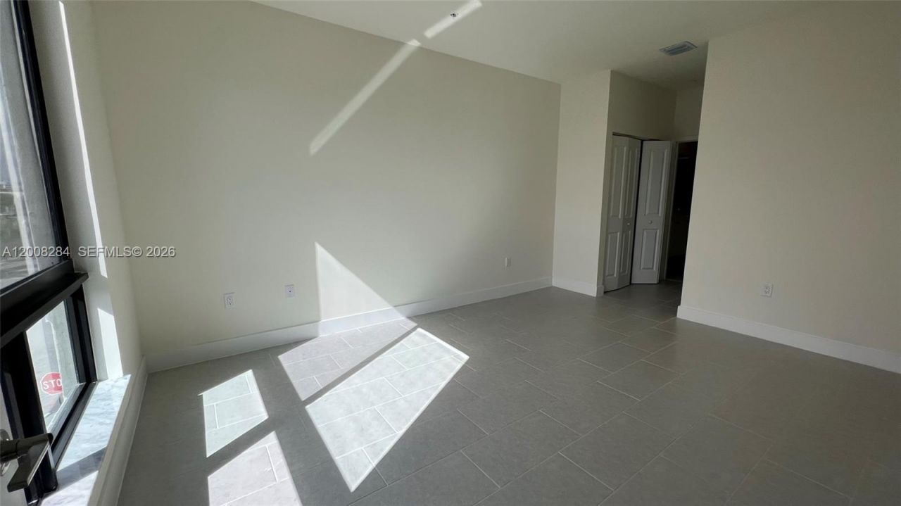 8167 NW 41st St , Unit E-307, Doral, FL 33166 Photo
