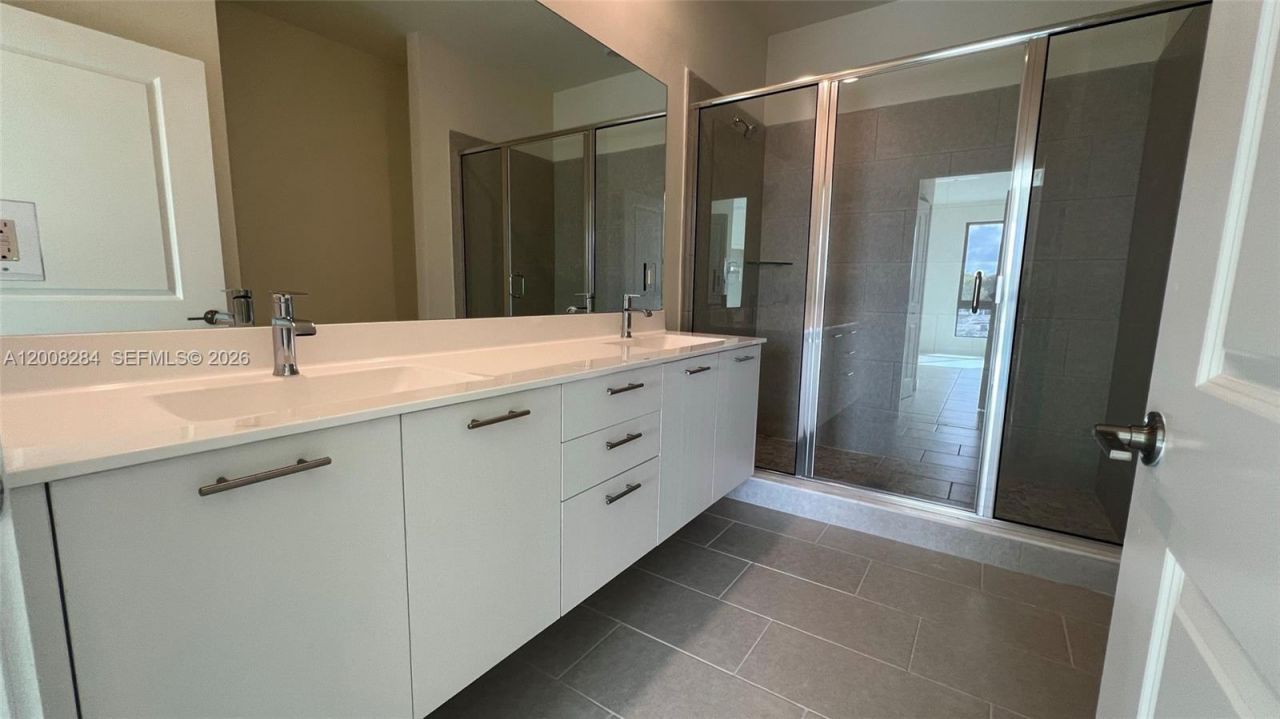 8167 NW 41st St , Unit E-307, Doral, FL 33166 Photo