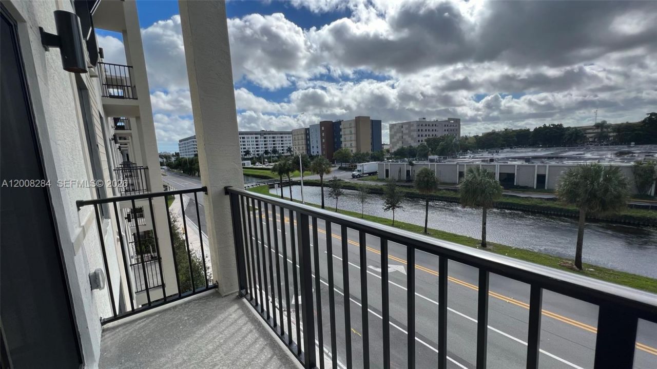 8167 NW 41st St , Unit E-307, Doral, FL 33166 Photo