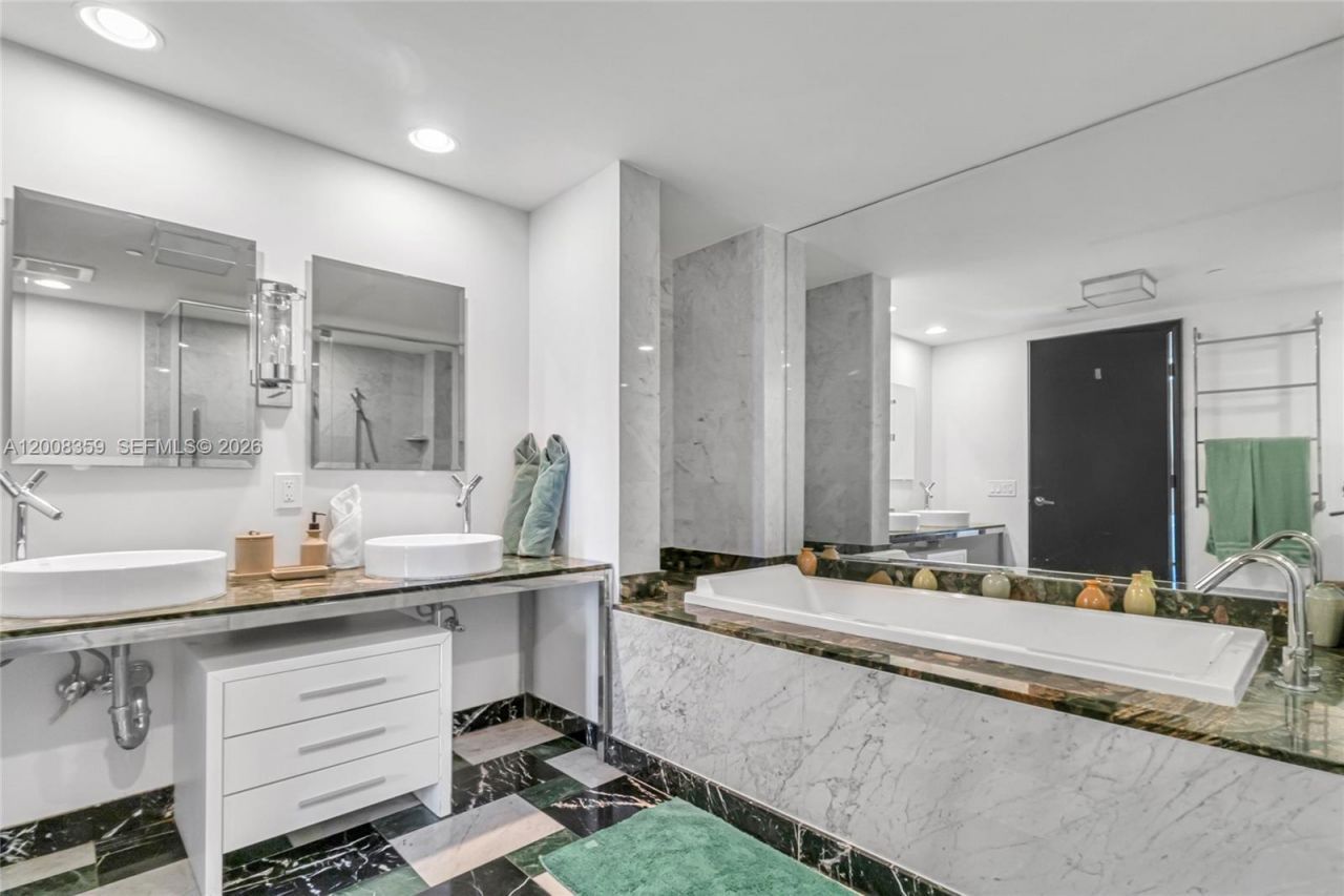 485 Brickell Ave, Unit 2508, Miami, FL 33131 Photo