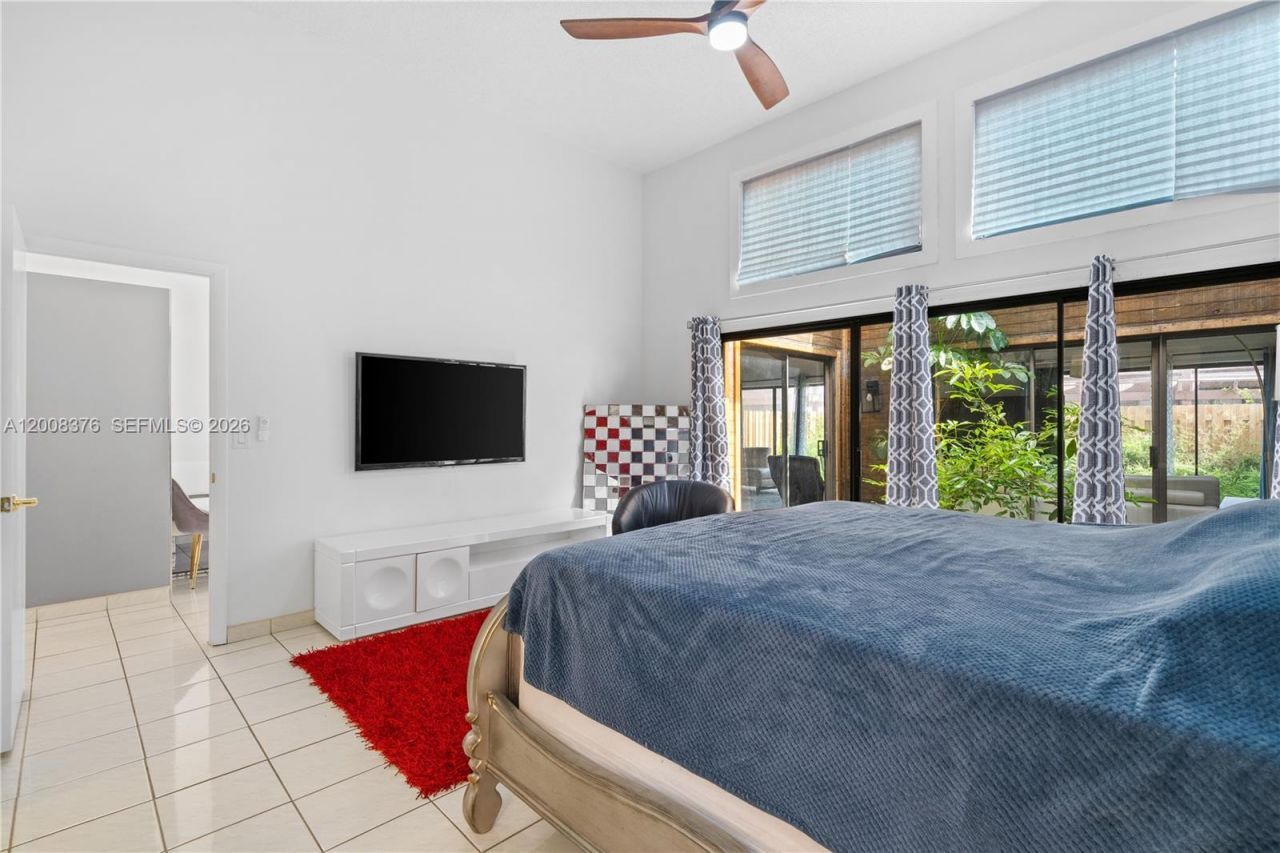 2679 S Parkview Dr , Hallandale Beach, FL 33009 Photo