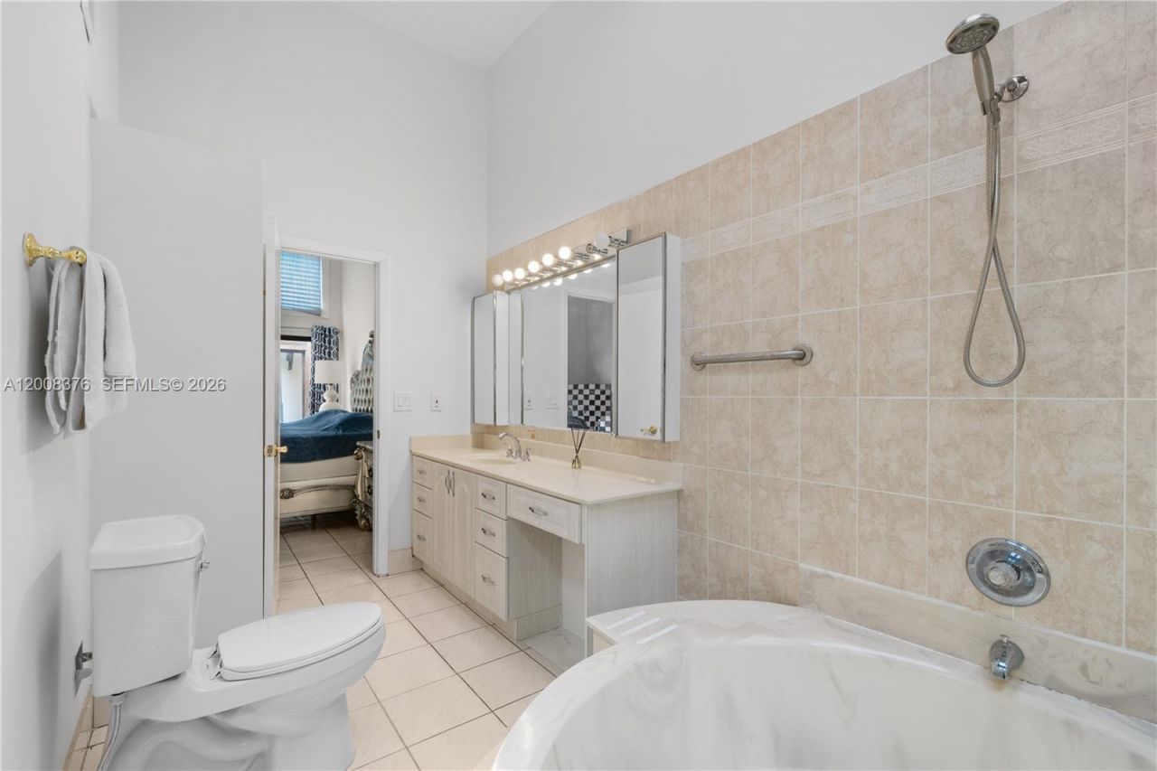 2679 S Parkview Dr , Hallandale Beach, FL 33009 Photo