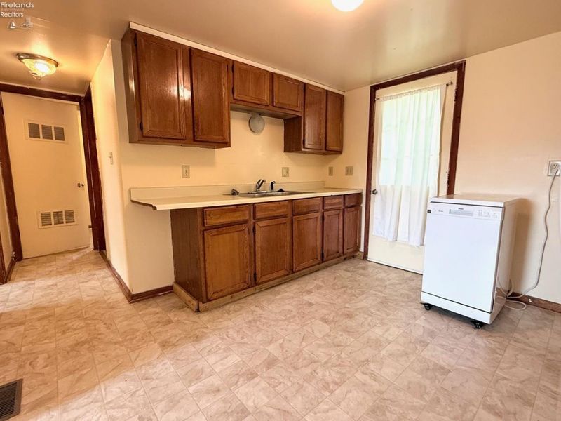 2017 Carr, Sandusky, OH 44870 Photo 3