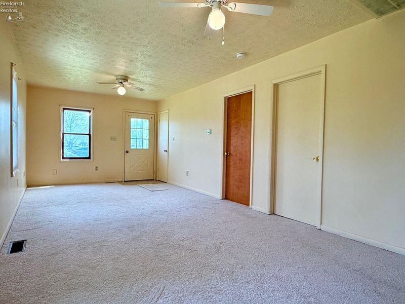 2017 Carr, Sandusky, OH 44870 Photo 6