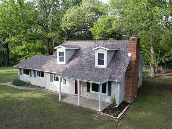 2557 Nike Base Road , Catawissa, MO 63015