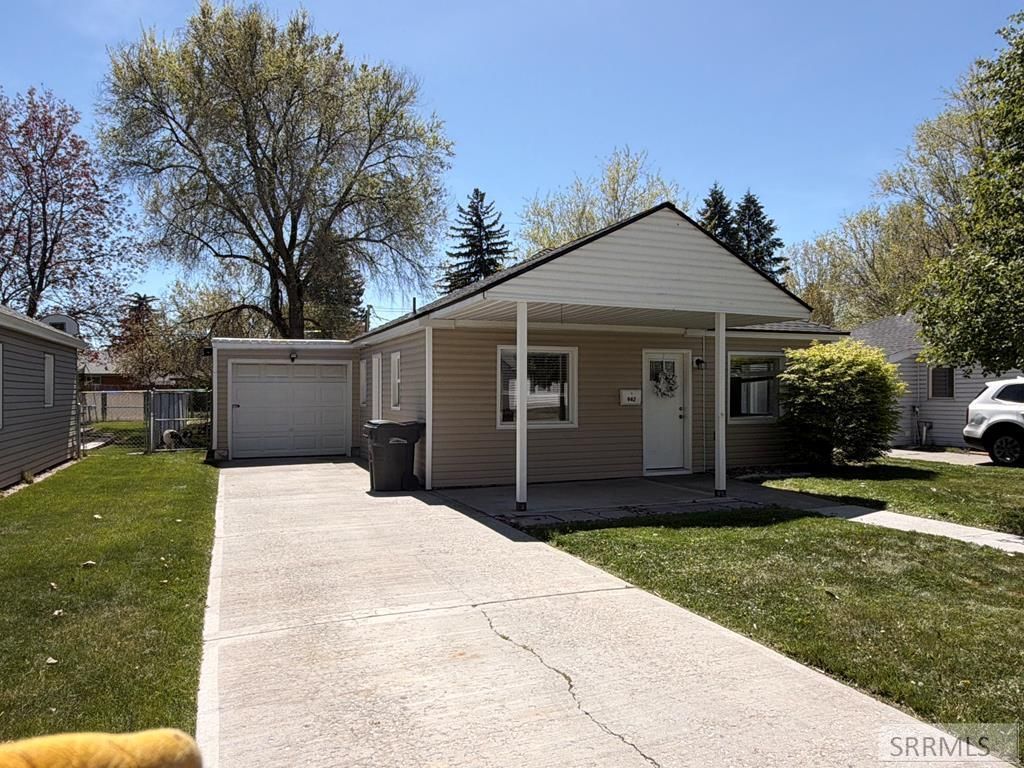 942 10th Street, Idaho Falls, ID 83404 Main Photo