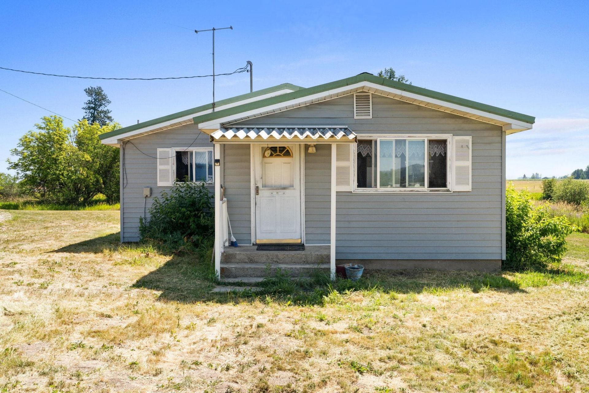 4616 S Highway 395, Clayton, WA 99110 Main Photo