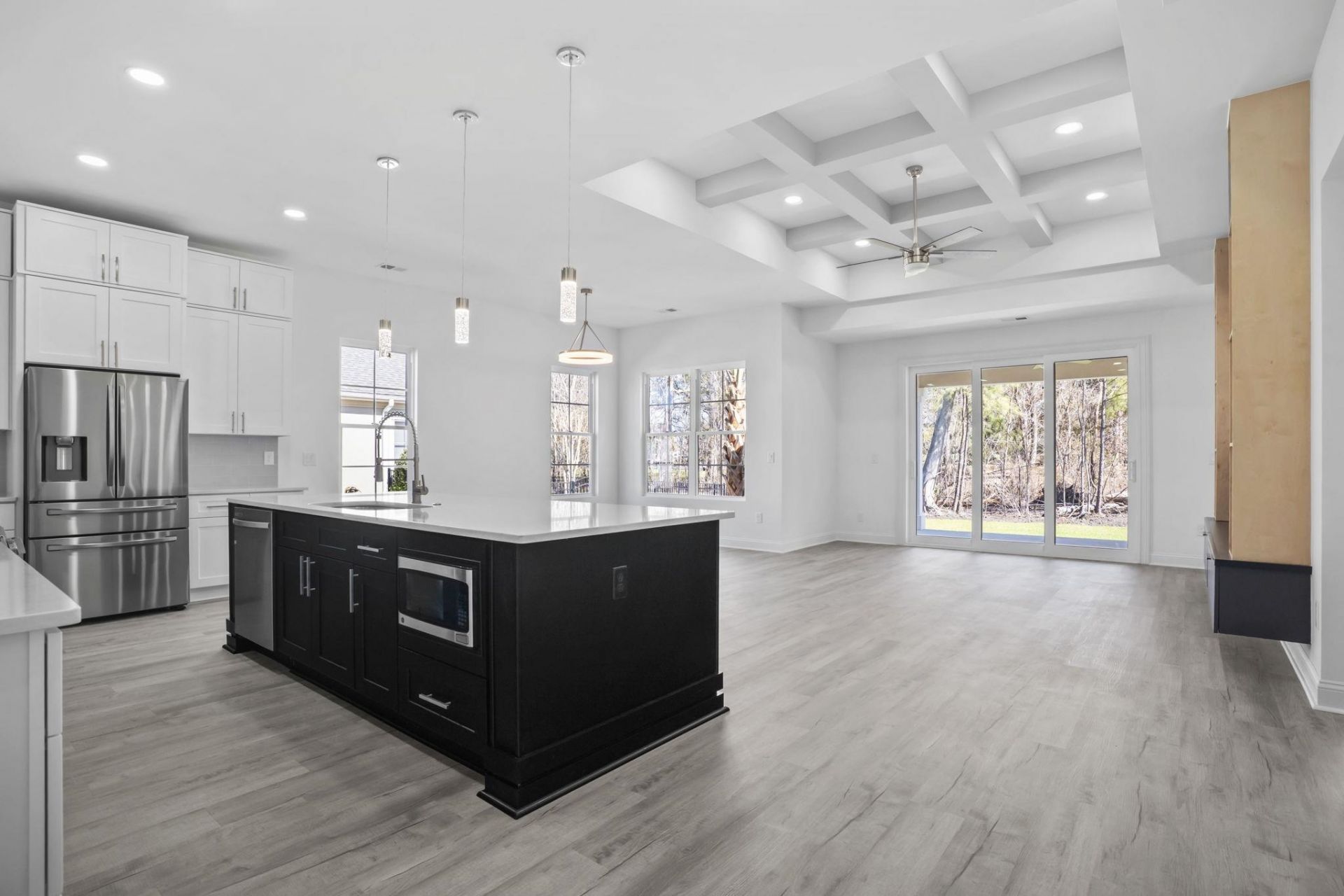 600 Barona Dr.  Photo 5