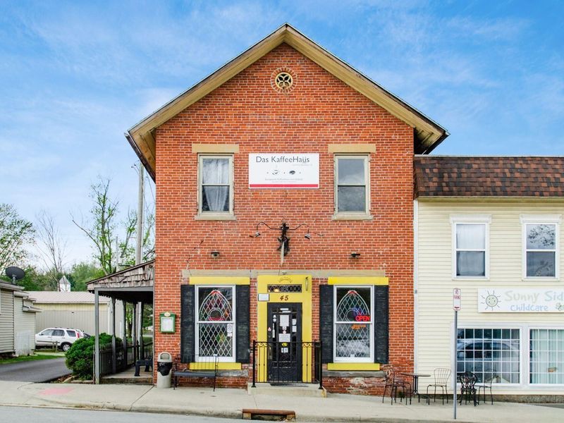 43 E Columbus Street , Lithopolis, OH 43136 Photo 2