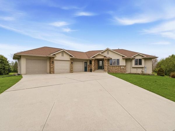 W3932 Linden COURT, Fond Du Lac, WI 54937