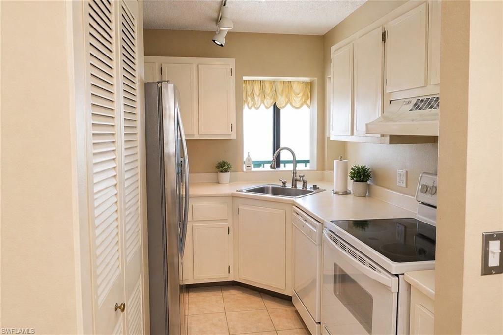 7410 Lake Breeze Dr, Unit 307, Fort Myers, FL 33907 Photo