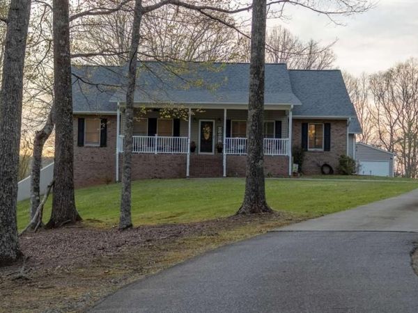 141 Chambers Mountain , Mineral Bluff, GA 30559