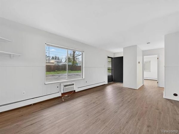 151 E McHattie Street, South Lyon, MI 48178