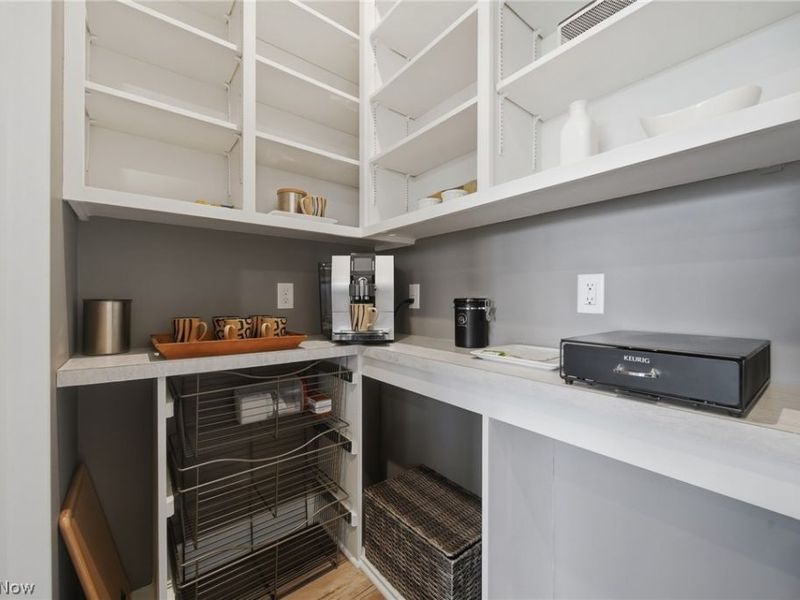 8872 Scotsbury Glen Street NW, Massillon, OH 44646 Photo 11