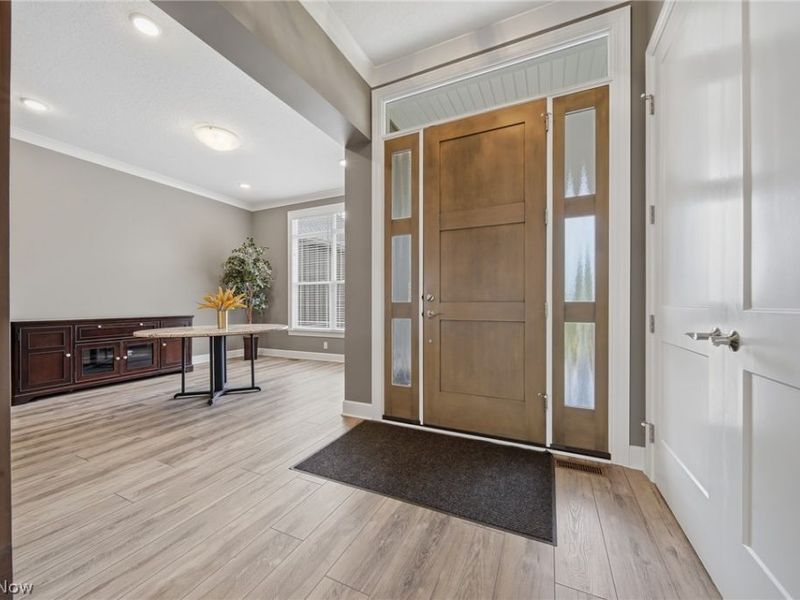 8872 Scotsbury Glen Street NW, Massillon, OH 44646 Photo 2