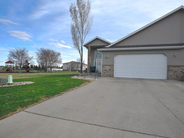 3221 11th Avenue S, Moorhead, MN 56560