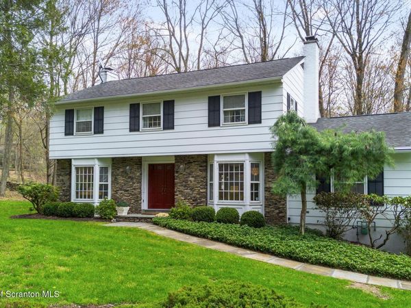 202 Woodlea Road, Glenburn, PA 18414