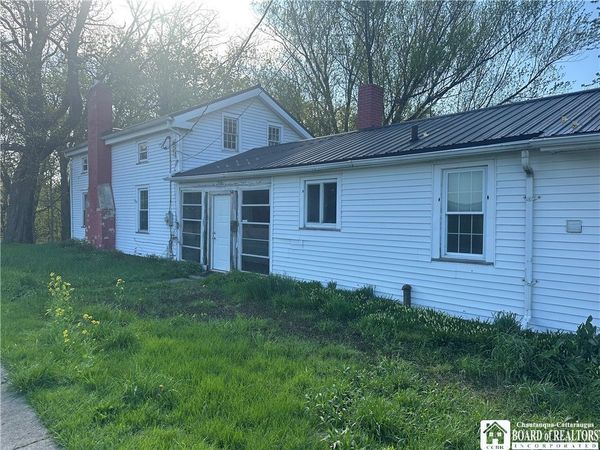 329 E Main St , Westfield, NY 14787