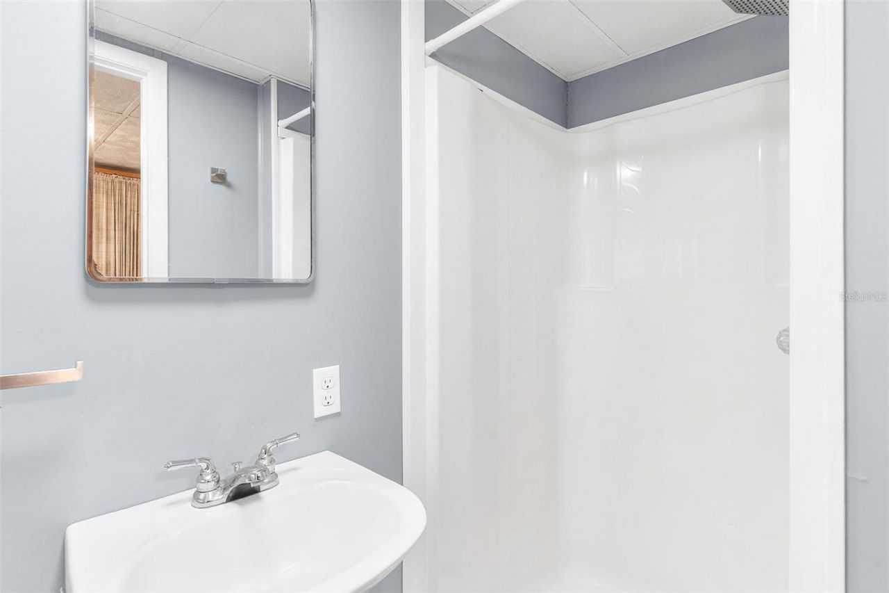 7373 Circle Drive, Lady Lake, FL 32159 Photo