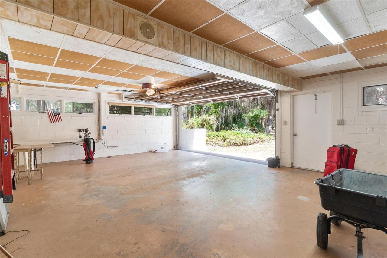 7373 Circle Drive, Lady Lake, FL 32159 Photo