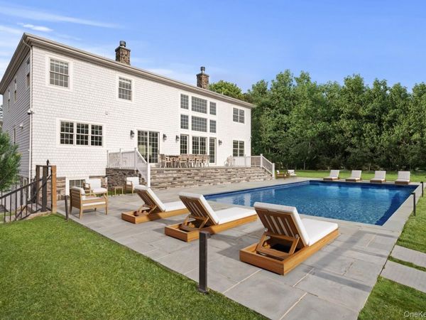 490 Montauk Highway , Southampton, NY 11968