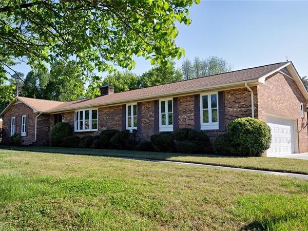 1521 N NC Highway 87 , Elon, NC 27244