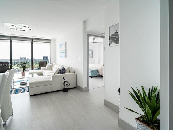 19707 Turnberry Way , Unit 18C, Aventura, FL 33180