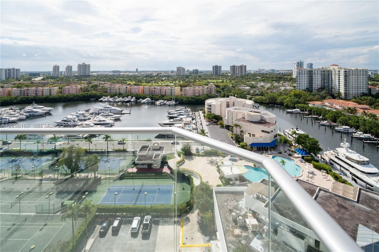 19707 Turnberry Way , Unit 18C, Aventura, FL 33180 Photo