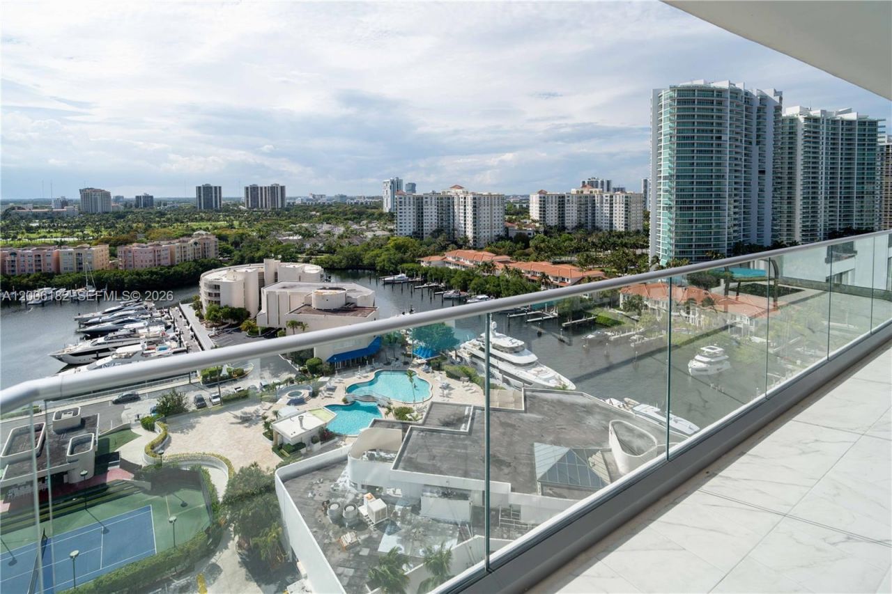 19707 Turnberry Way , Unit 18C, Aventura, FL 33180 Photo