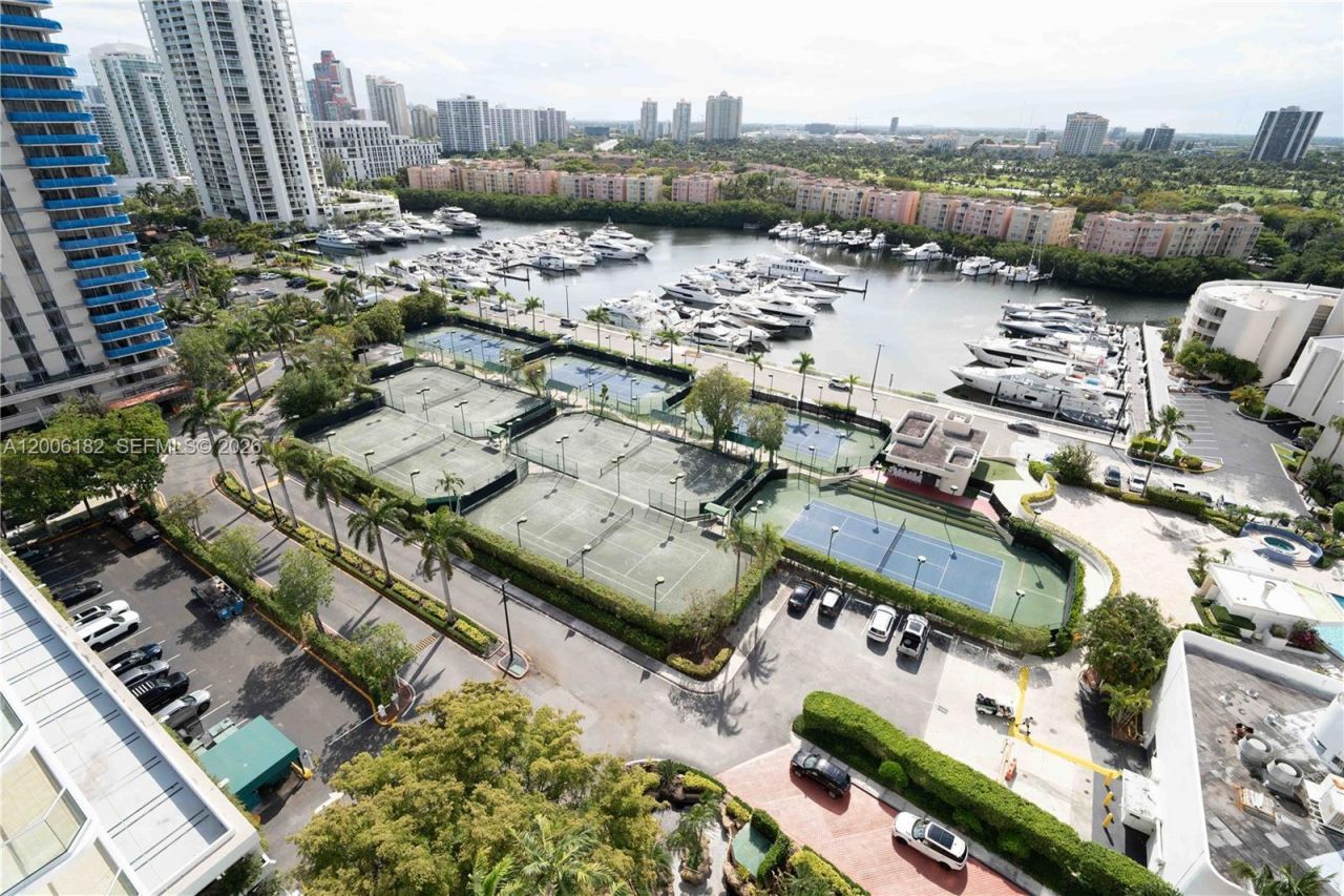 19707 Turnberry Way , Unit 18C, Aventura, FL 33180 Photo