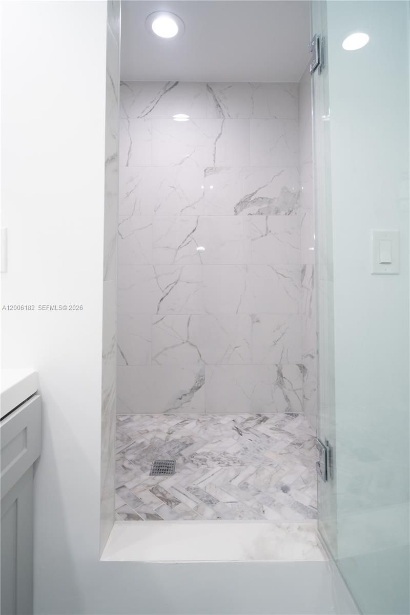 19707 Turnberry Way , Unit 18C, Aventura, FL 33180 Photo