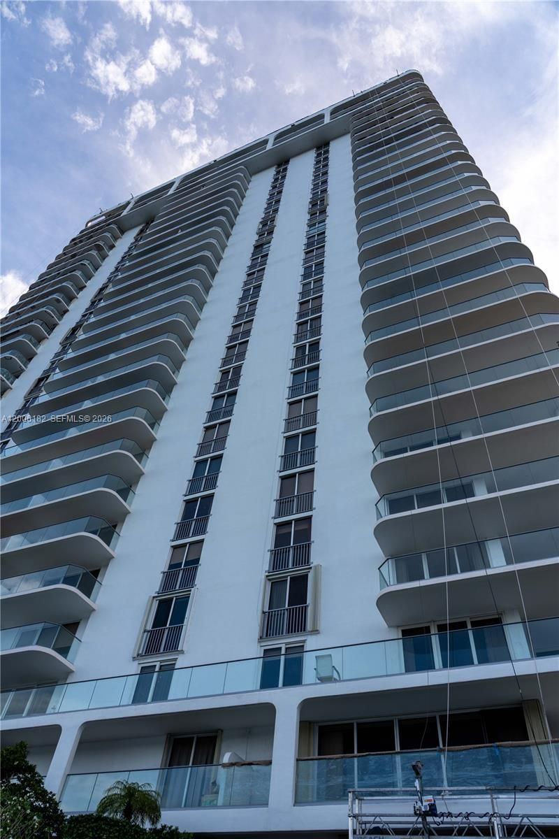 19707 Turnberry Way , Unit 18C, Aventura, FL 33180 Photo