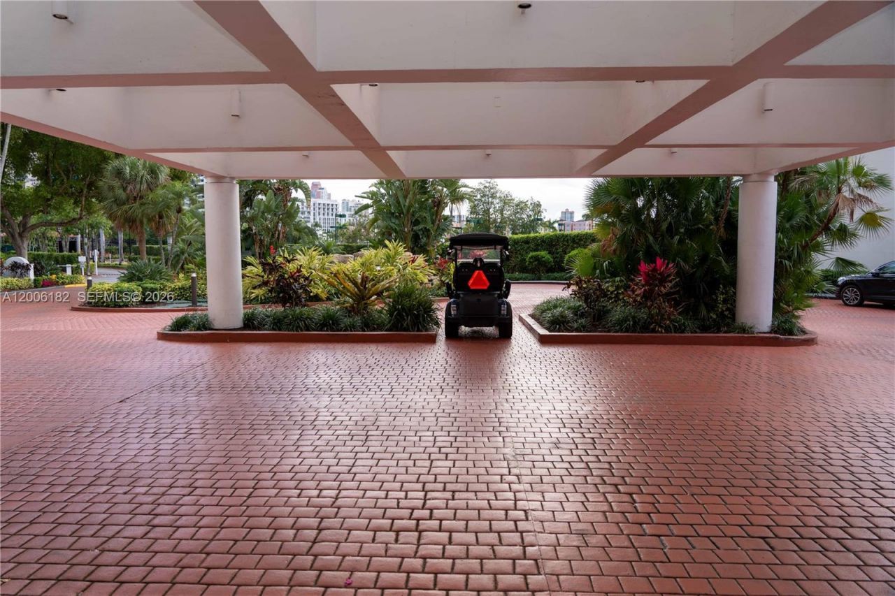 19707 Turnberry Way , Unit 18C, Aventura, FL 33180 Photo