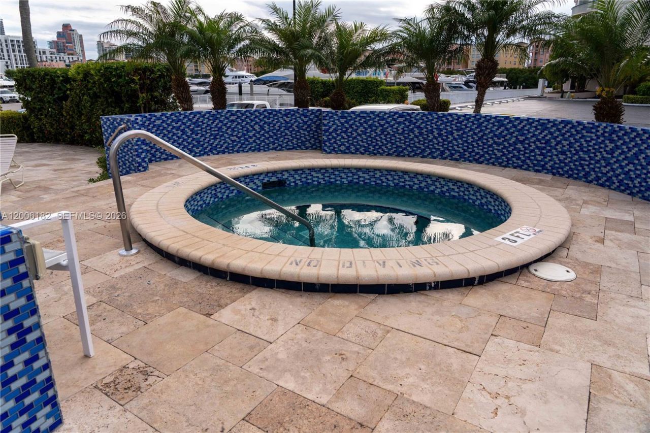 19707 Turnberry Way , Unit 18C, Aventura, FL 33180 Photo