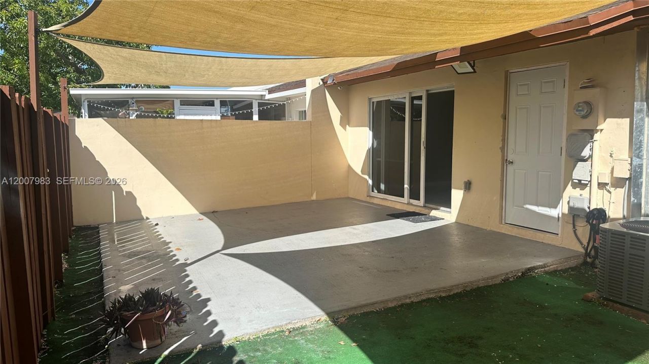 14052 SW 52nd Ter , Miami, FL 33175 Photo