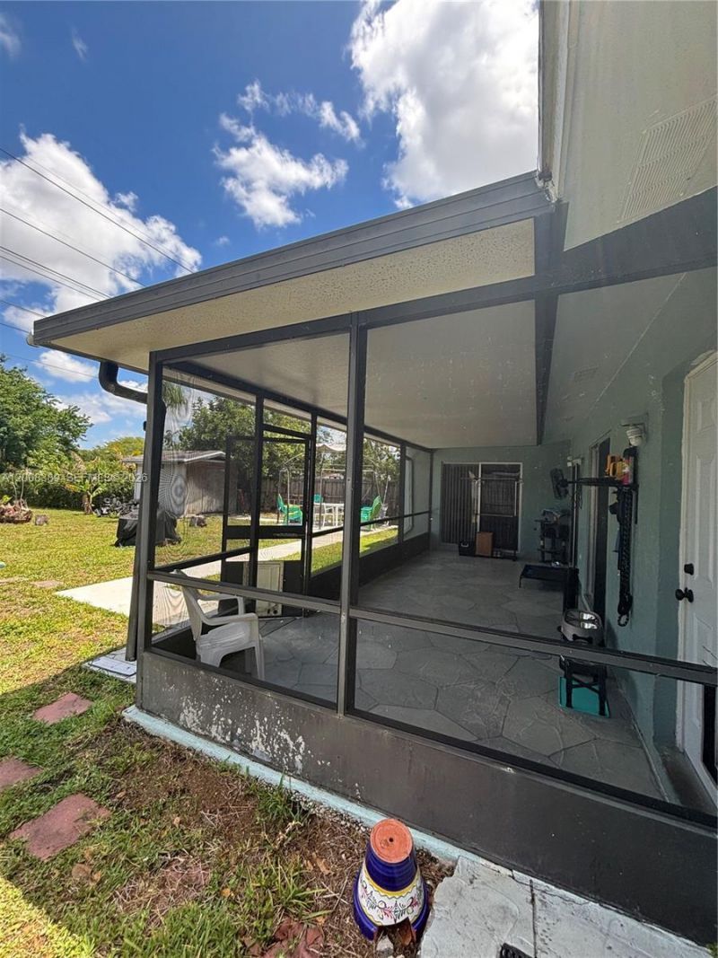 7471 SW 1st St, Margate, FL 33068 Photo