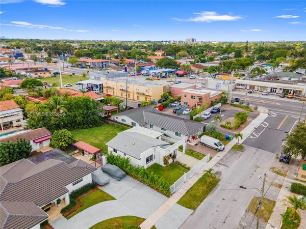 5658 SW 1st St , Miami, FL 33134