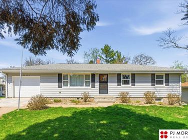 20236 Pinkney Street , Omaha, NE 68022