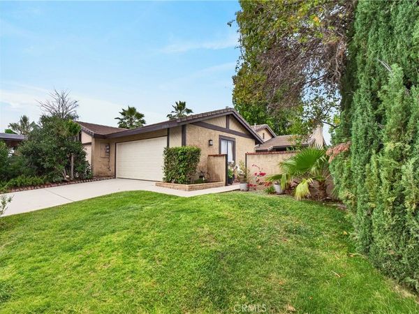 25819 El Gato Place, Valencia, CA 91355