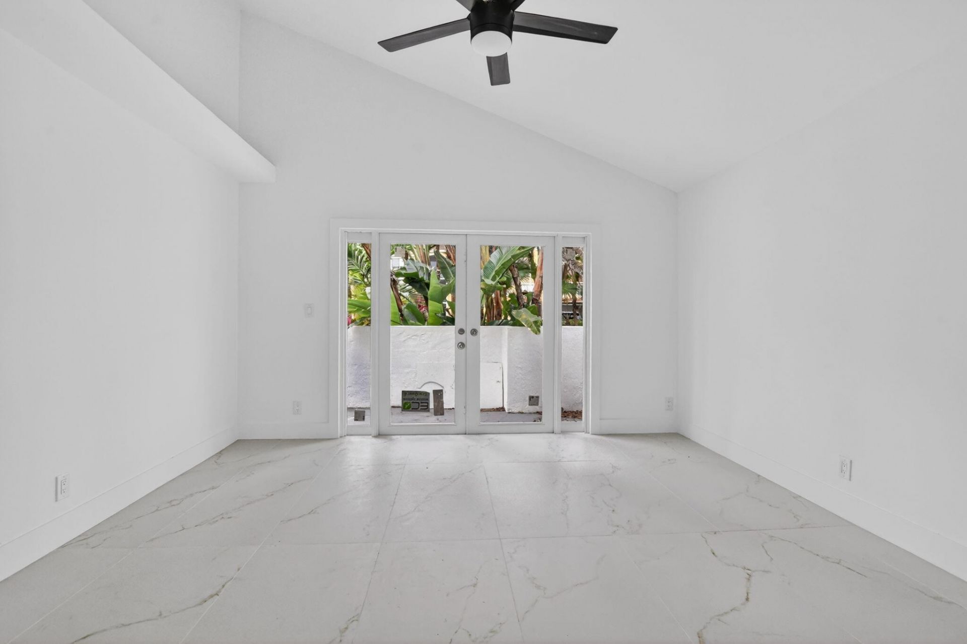 4701 NW 1st Place, Deerfield Beach, FL 33442 Photo