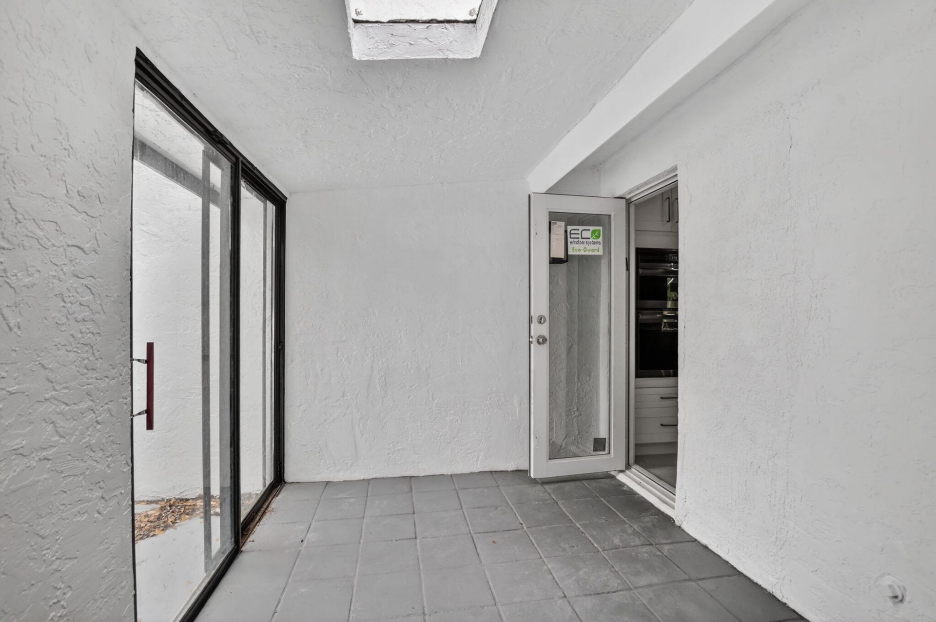 4701 NW 1st Place, Deerfield Beach, FL 33442 Photo