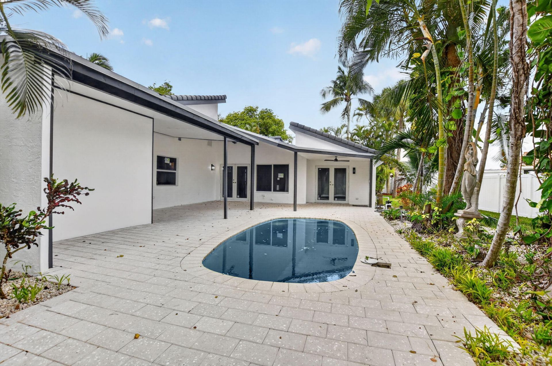 4701 NW 1st Place, Deerfield Beach, FL 33442 Photo