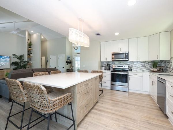 207 Daniel Dr, Sanibel, FL 33957