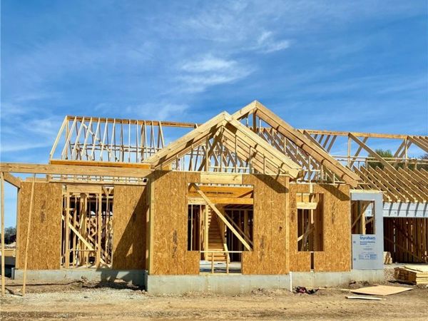 134 Independence Drive, Unit 105A, Cabot, PA 16023