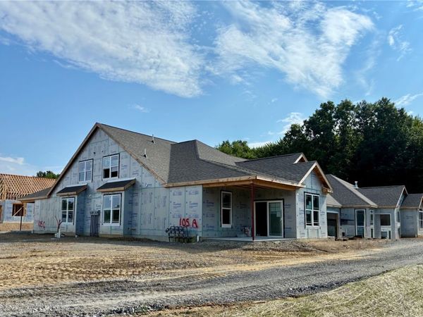 134 Independence Drive, Unit 105A, Cabot, PA 16023