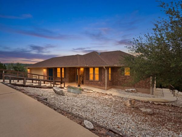 1485 YAUPON DR, Fischer, TX 78623