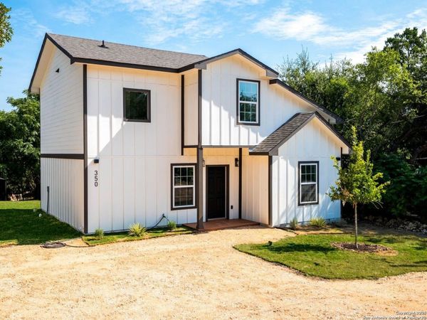 350 Spanish Oak Dr, Canyon Lake, TX 78133